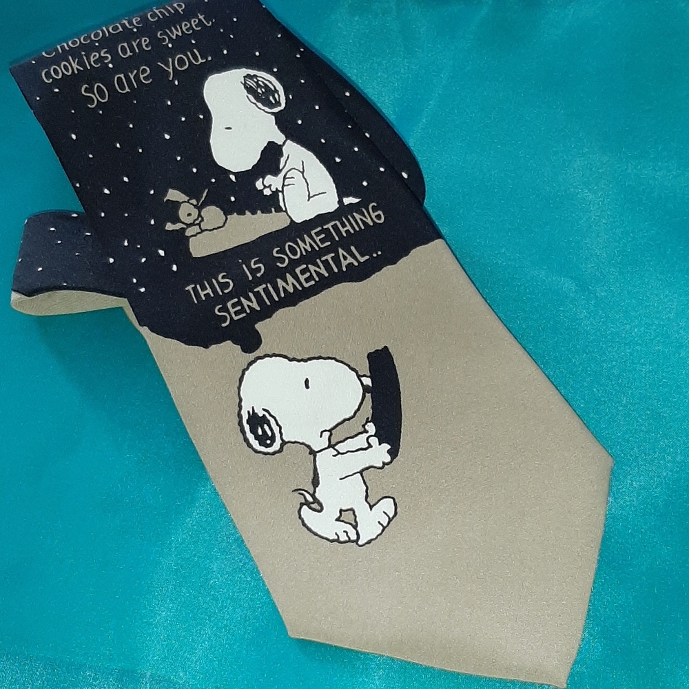 SNOOPY & CHOCOLATE CHIP COOKIE NECKTIE